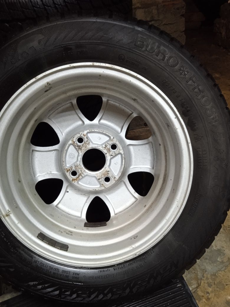Продам колёса в сборе Gislaved Evro frost 5 175/70/14r зима