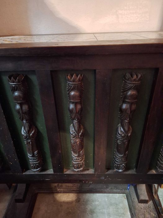 Móvel  pés muito antiga e original