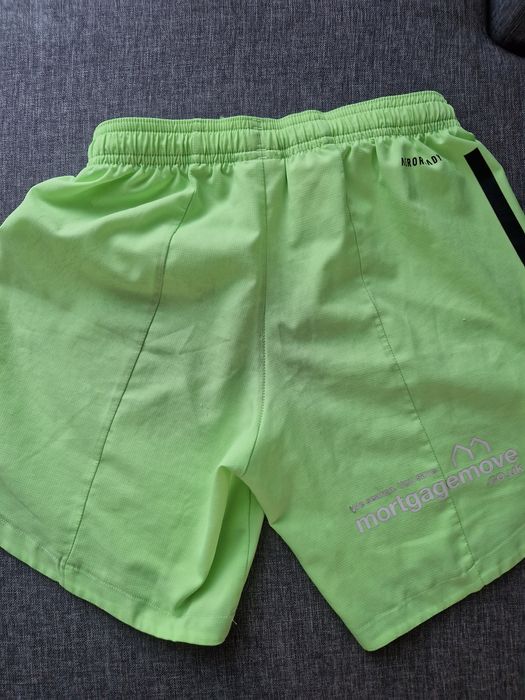 Krotkie spodenki adidas 9-10 lat, 140 cm
