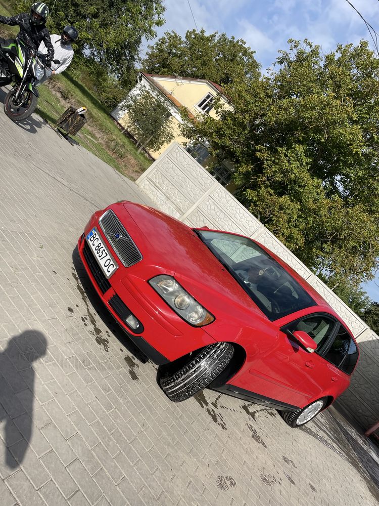Продам Volvo v50 2.0 D