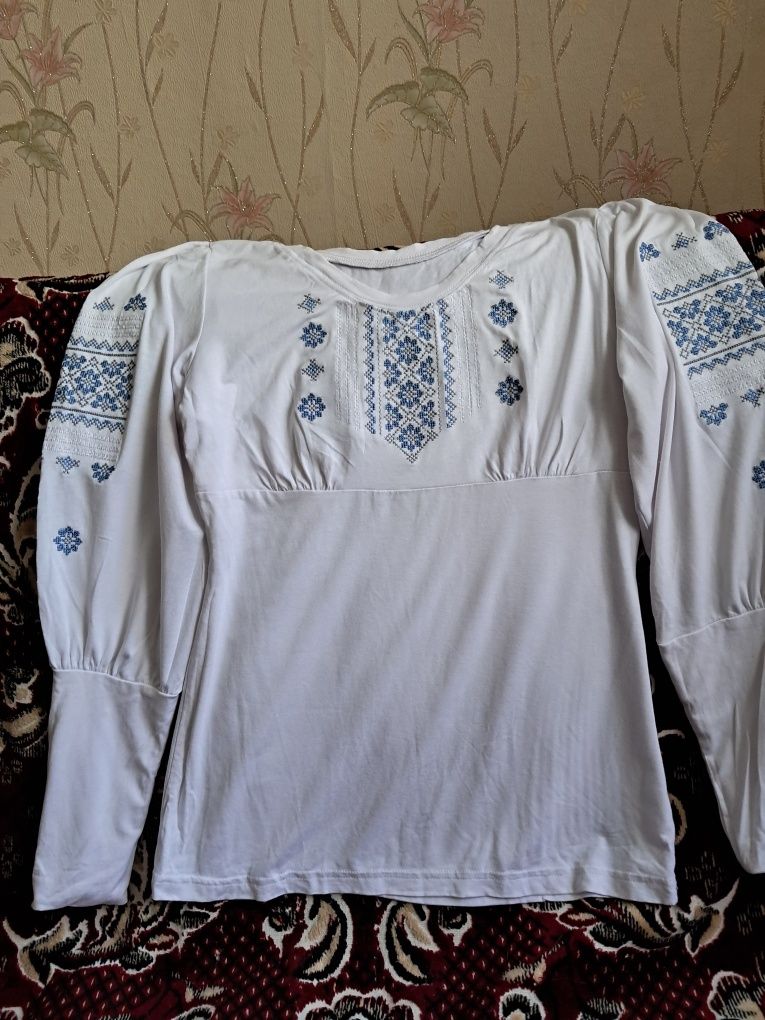 Вишиванка жиноча