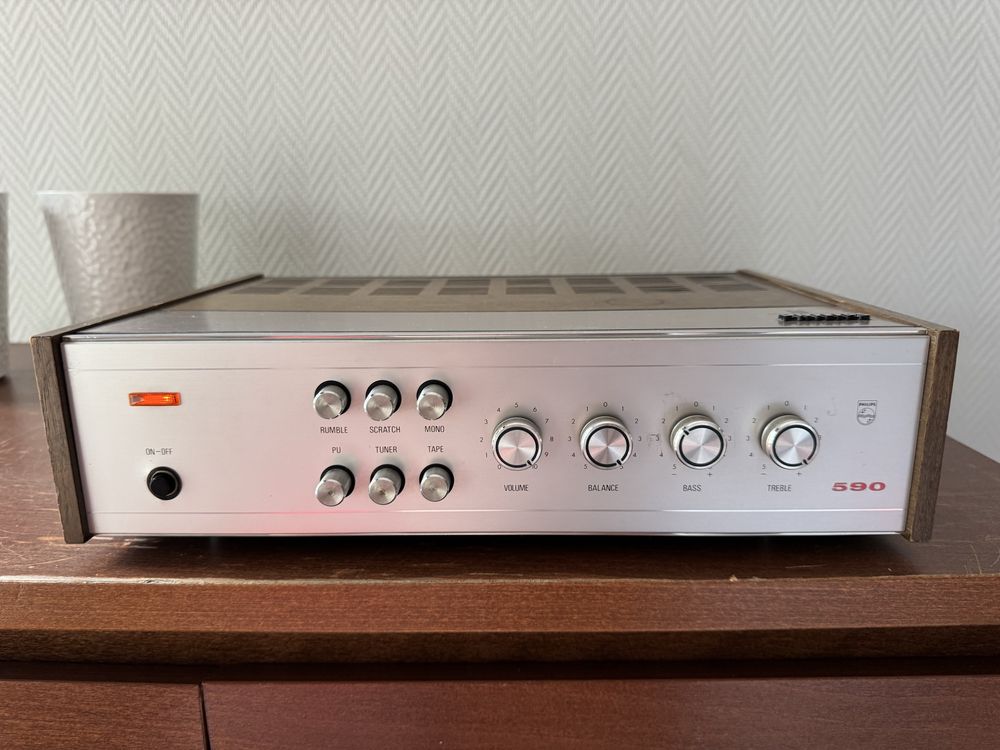 Wzmacniacz Philips 22rh590