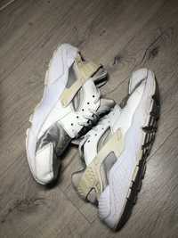 Продам кроссовки Nike air Huarache