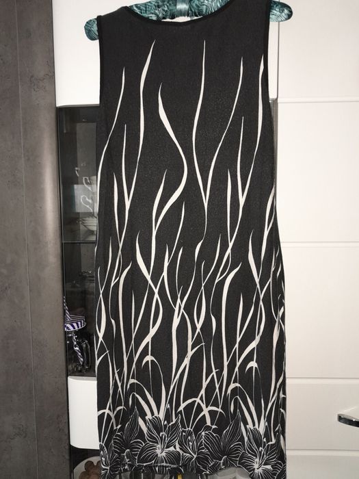 Sukienka cienka dzianina bonprix body flirt 40 42 czarna w białe  kwia