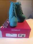 Bota verde esmeralda