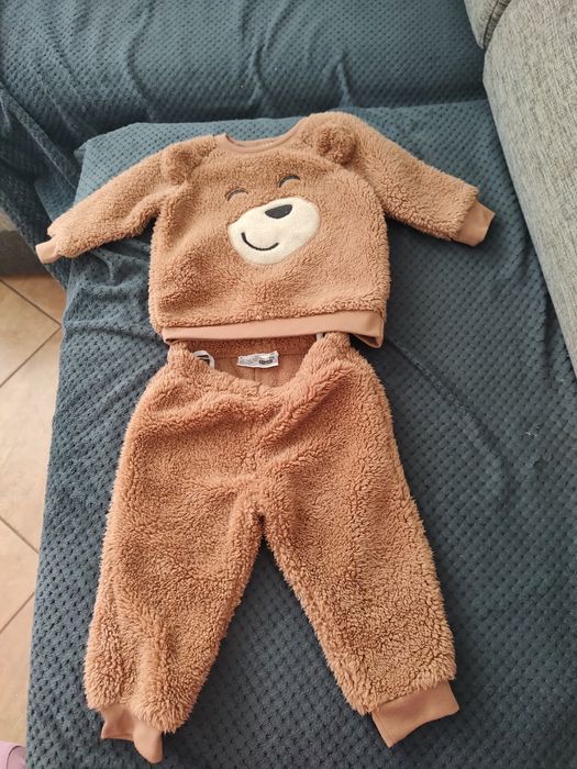 Zestaw zimowy( bluza i spodnie ocieplane) rozmiar 68
