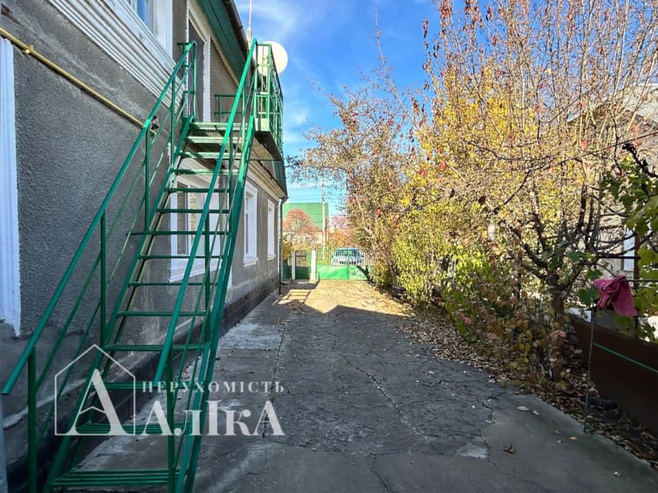 Продам будинок — ідеальний варіант для проживання двох сімей!