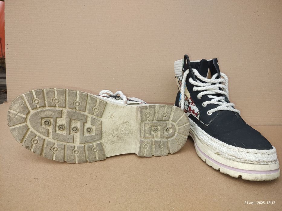 Ботинки демісезонні, унісекс. Розмір 42, 26 см