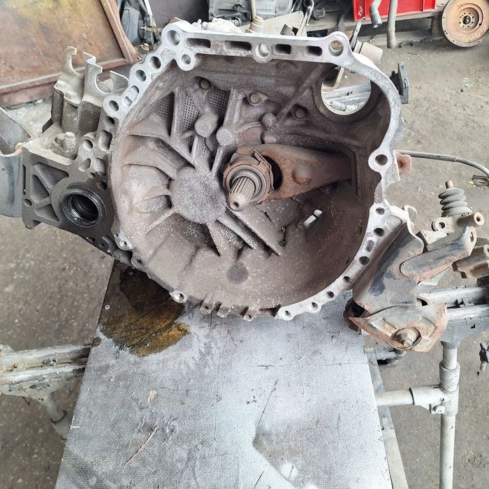 SKRZYNIA BIEGOW COROLLA E12 2.0 D4D