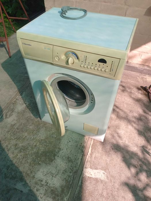 Продам стиральную машинку Electrolux