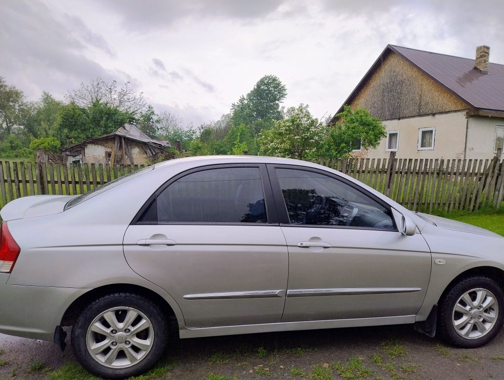Кіа cerato,2006року