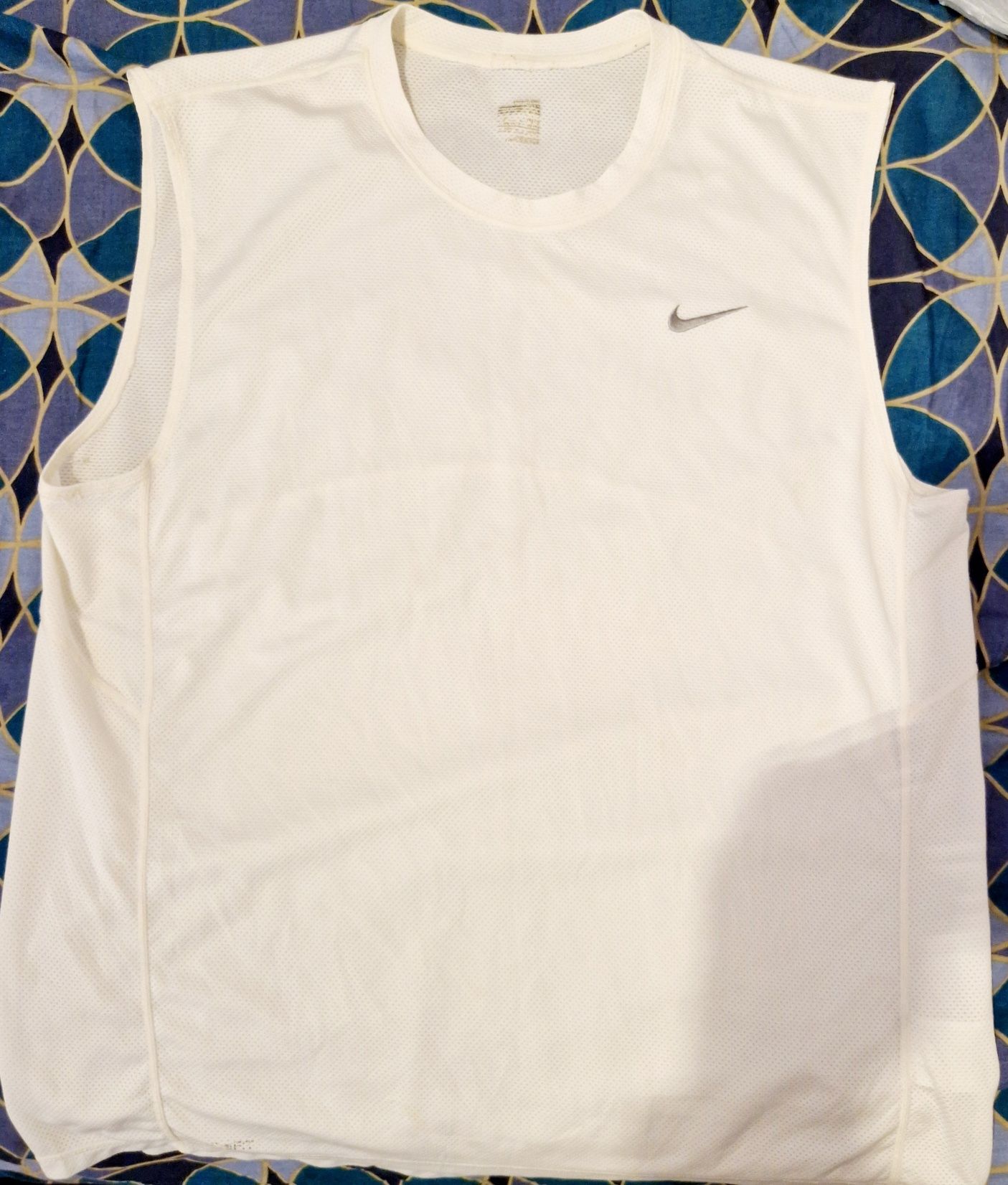 2 T-shirts sem manga novos xxl Nike
Apenas 7 eur pelo conjunto de dois
