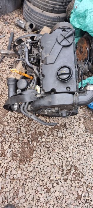 Audi a4 b6 passat b5 fl silnik słupek 1.9 tdi 130 km AWX