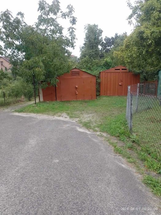 Моршин оренда 2 гаражі по 400грн.вул. Кобринської біля Правосл. Церкви