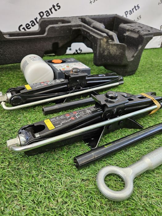 Оригінальний новий штатний органайзер Volvo XC60| домкрат XC90 V90 V60