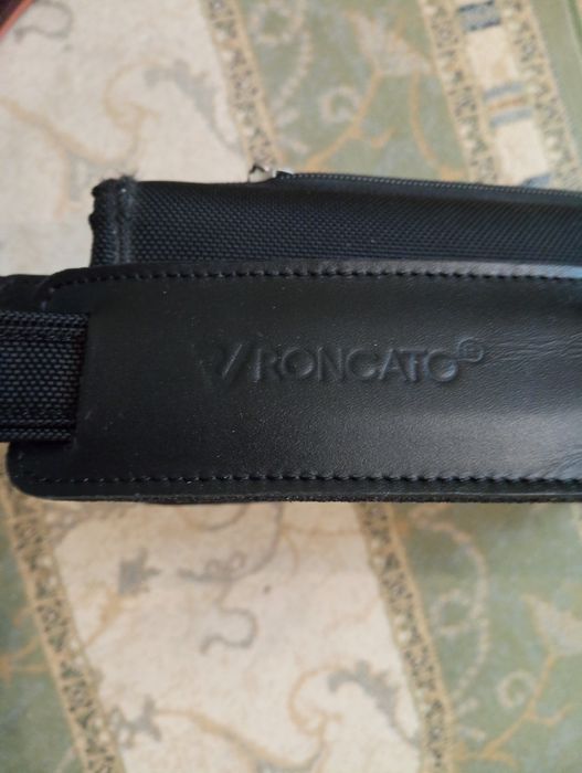 Продам мужской портфель Roncato