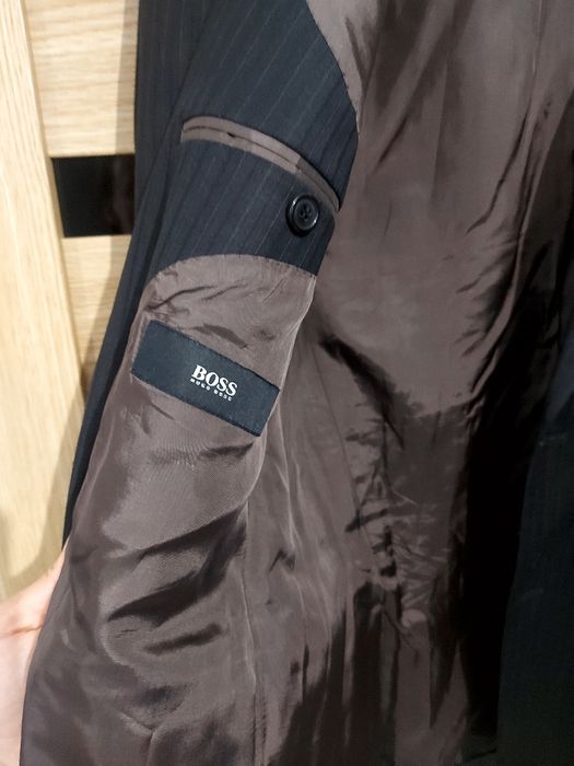 Oryginalny męski garnitur Hugo Boss roz 54 XL 100% virgin Woll czarny