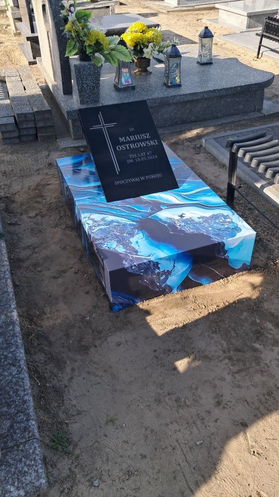 Tani Nagrobek Kompozytowy