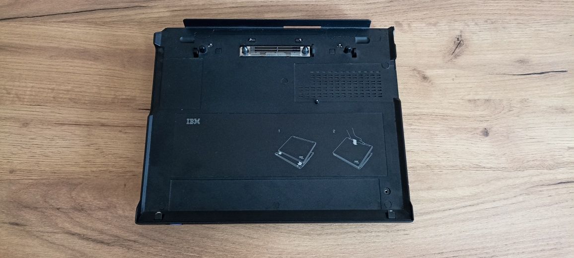 IBM ThinkPad X31, док-станція