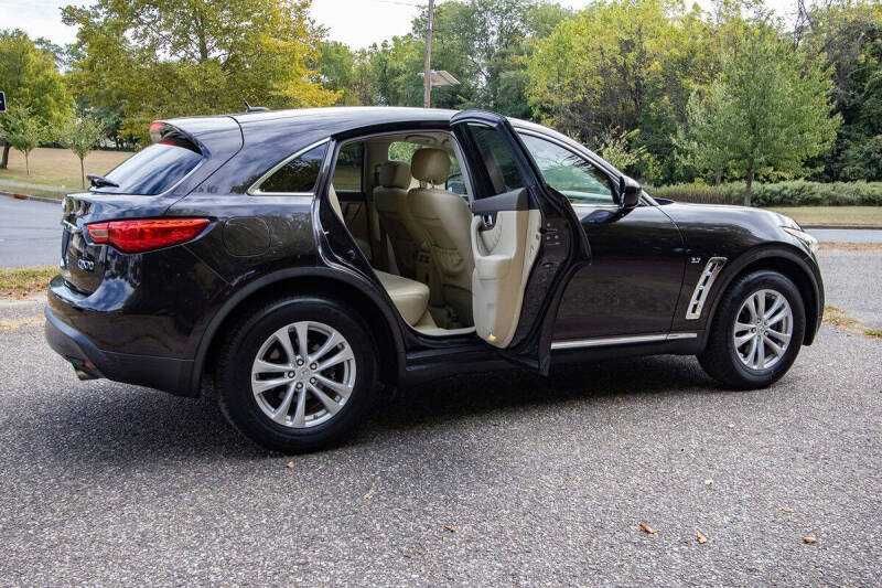 2017 Infiniti QX70