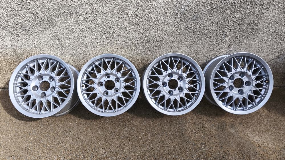 Jantes BMW 15" em ótimo estado