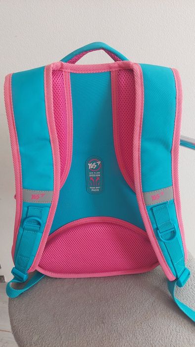 Рюкзак школьный для девочки yes в отличном состоянии
