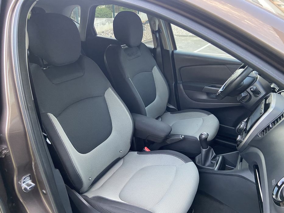 Captur Motor de Corrente 0.9 • 90 cv • Multimidia • Sem Riscos