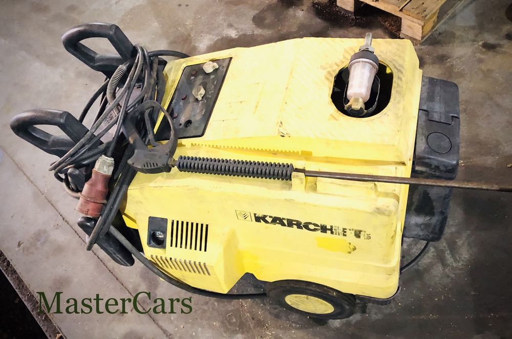 Професійна автомийка від Karcher