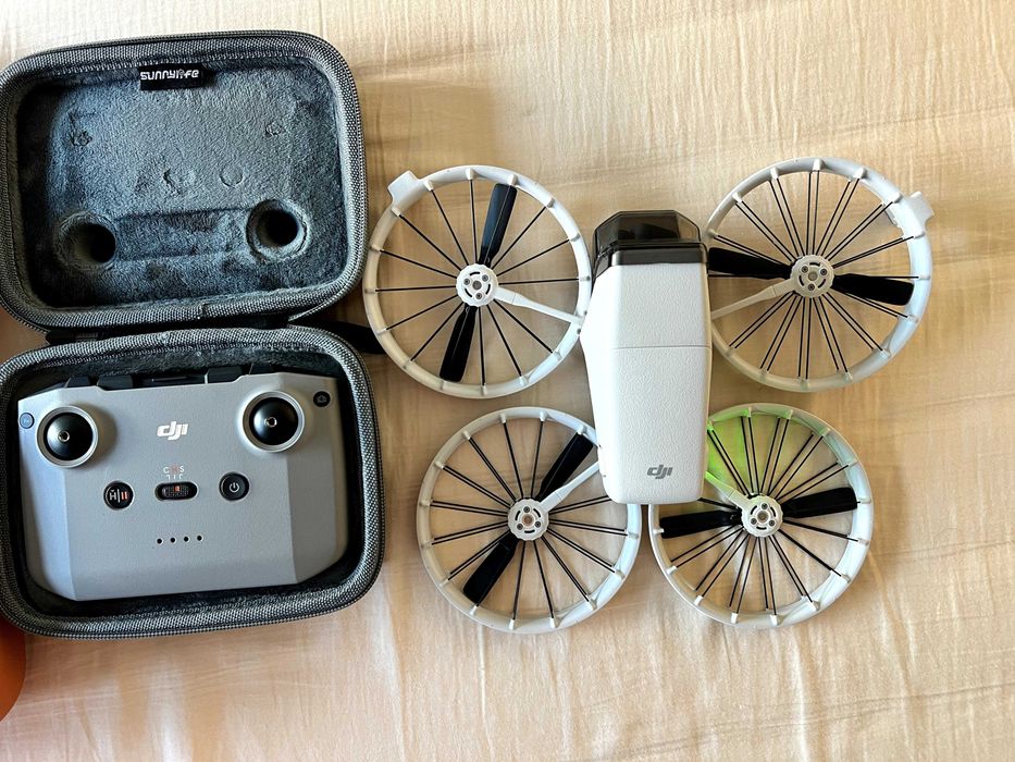 Drone DJI Flip com controlador remoto RC-N3 e 2 malas de armazenameno