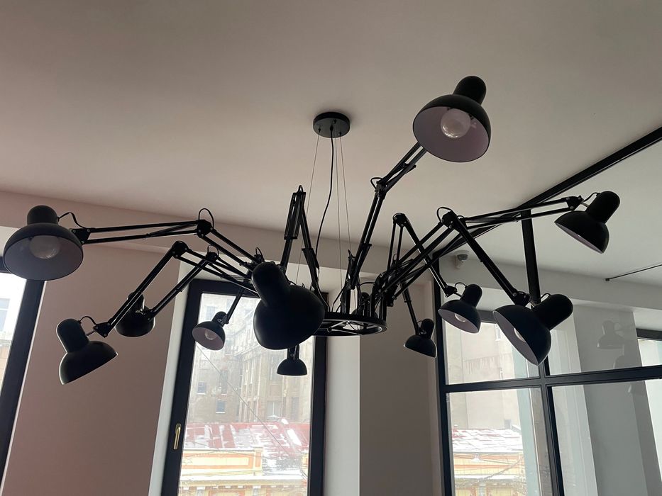 Люстра-павук з металу з 12 плафонами
