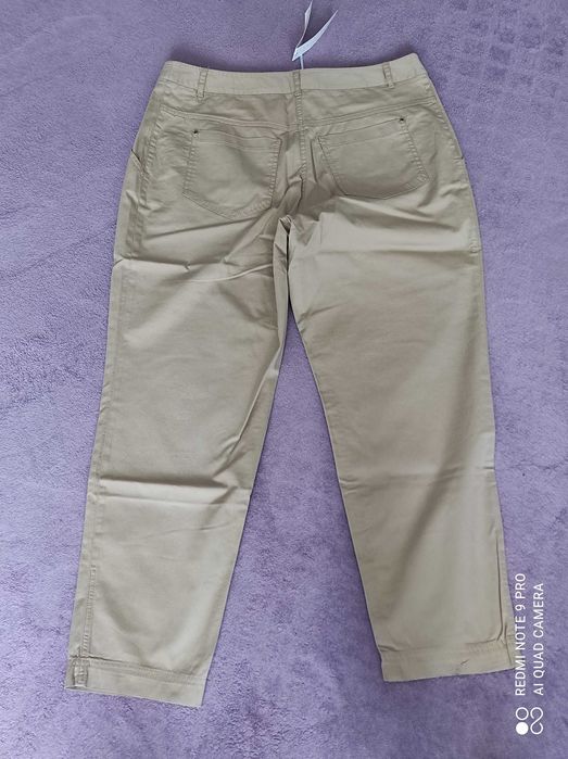 Spodnie materiałowe chinosy beżowe Cotton Club rozm. 42