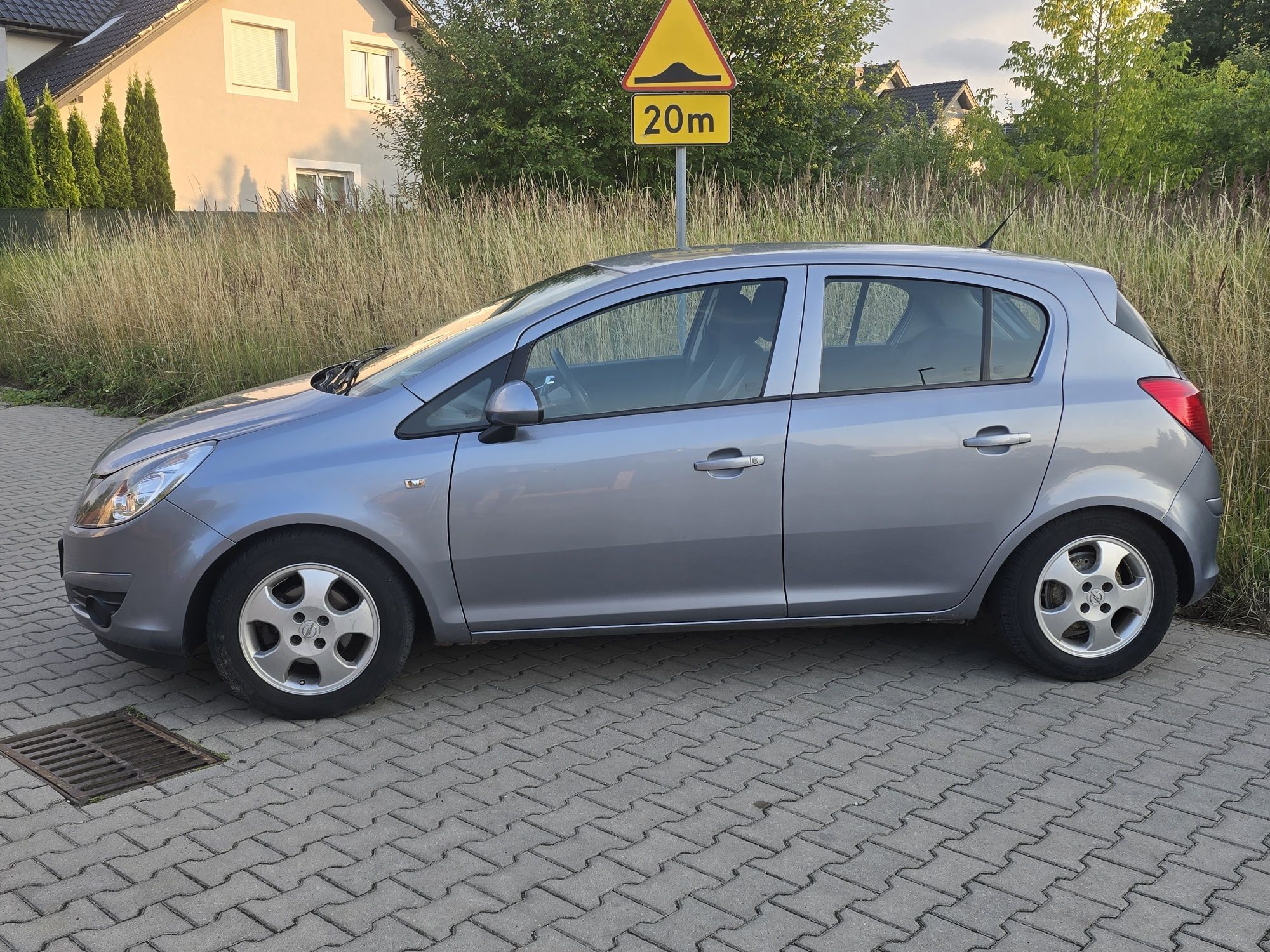 Opel Corsa D 1.2 Eco tec sprawna klima