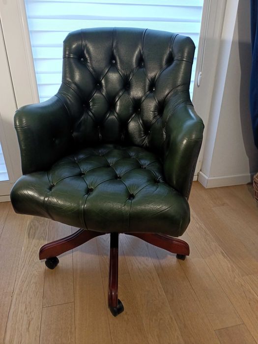 Fotel biurowy Chesterfield. Angielski styl. Naturalna skóra