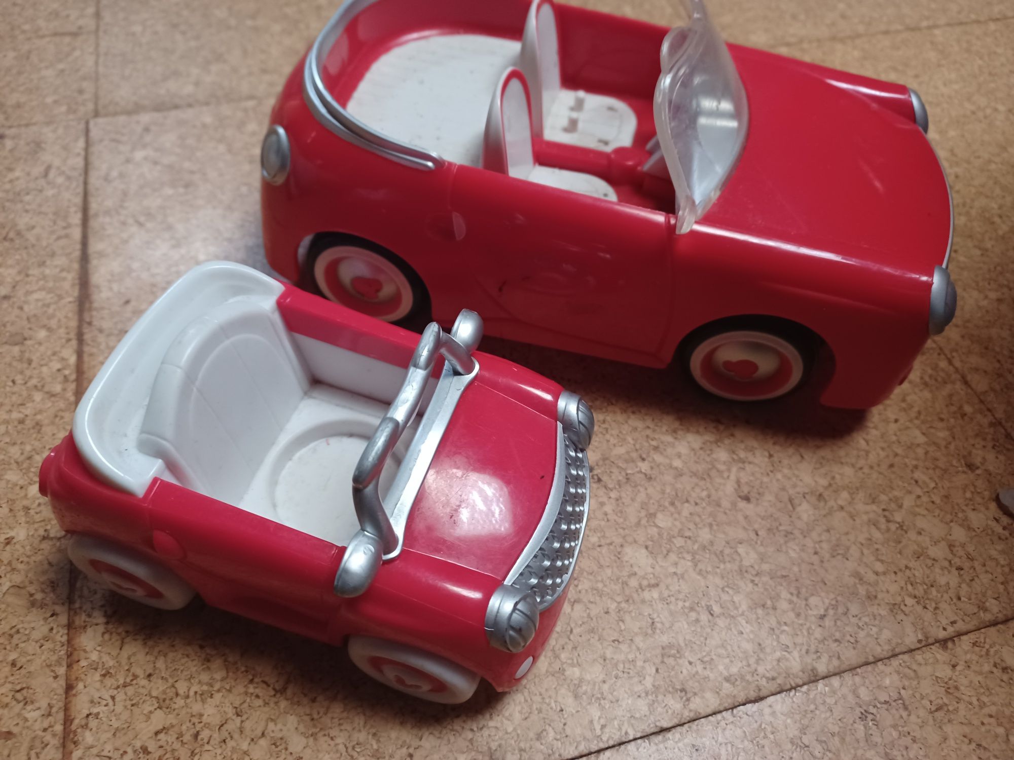 Dois carros do Mickey