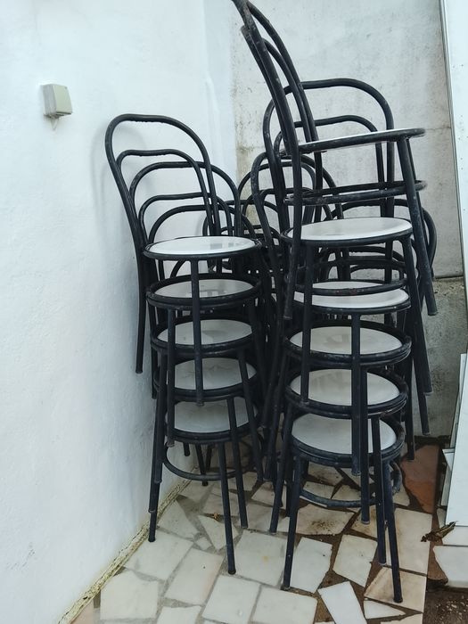 Mesas e cadeiras para estabelecimentos