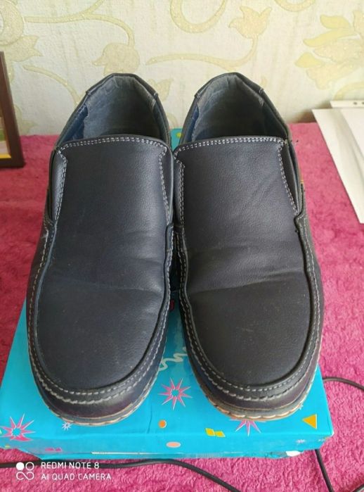 Продам кожаные туфли мокасины на мальчика