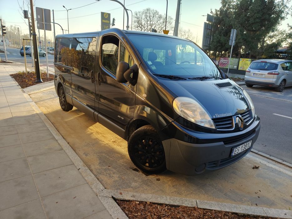 Sprzedam renault trafic 6 osobowy long