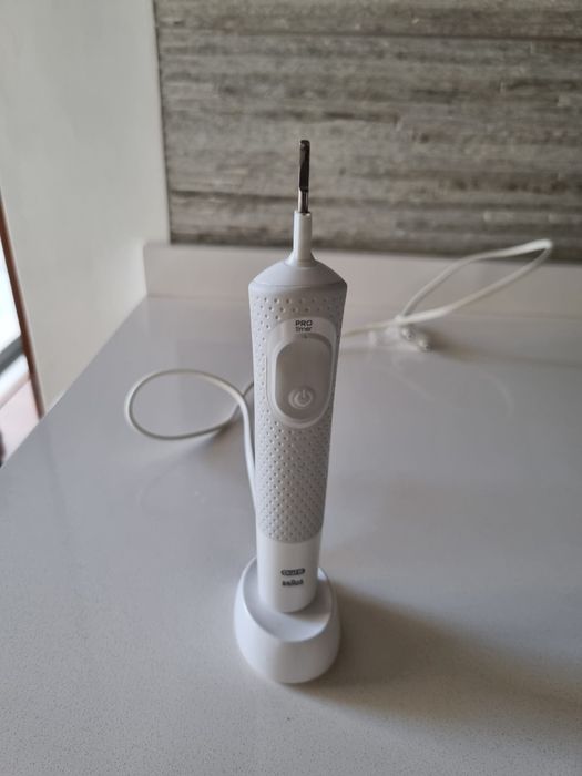 Escova eletrica oral-b braun pro timer