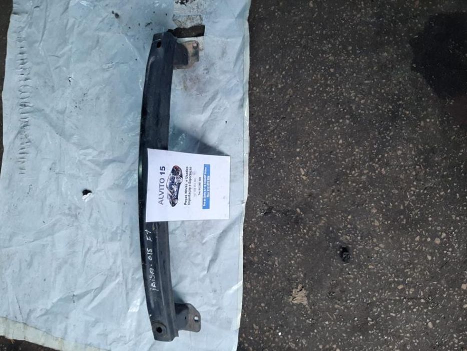 reforço do parachoque da frente Seat Ibiza 6j5 2015