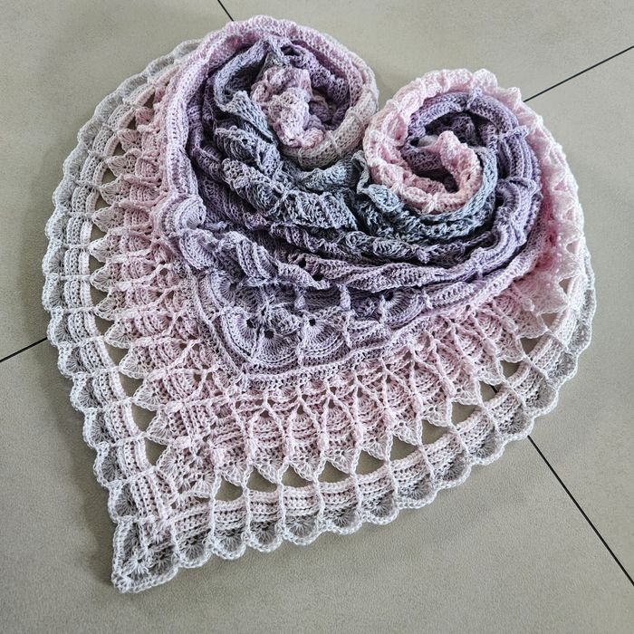 Chusta robiona ręcznie na szydełku rękodzieło Handmade