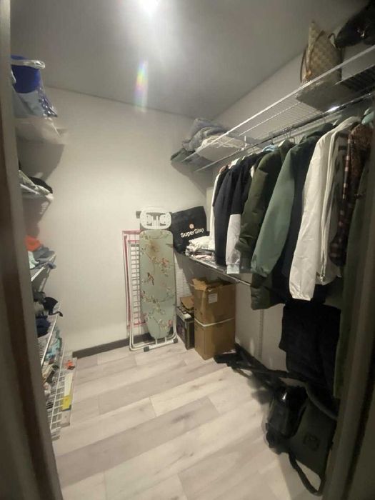 Продаж будинку з СОНЯЧНИМИ панелями та інвертором.