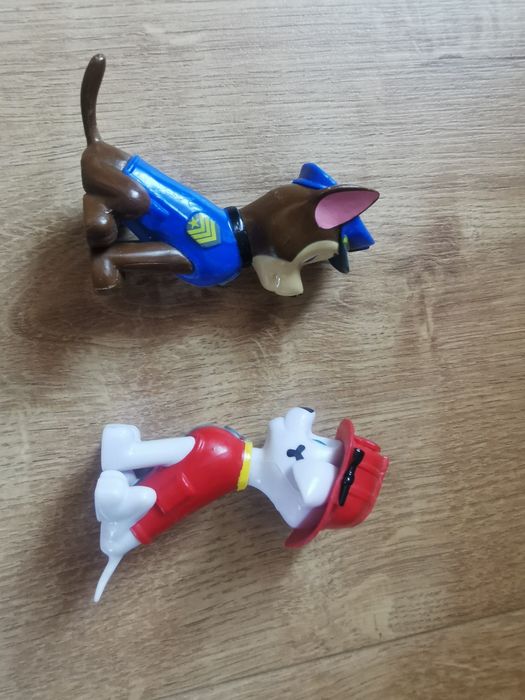 Psi patrol, książeczka z figurkami plus 2 figurki gratis