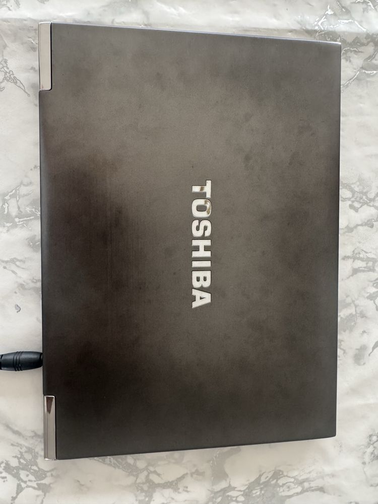 Computador portatil toshiba Portege z830