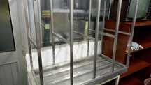 Escorredor de Parede em Inox para Tabuleiros , etc