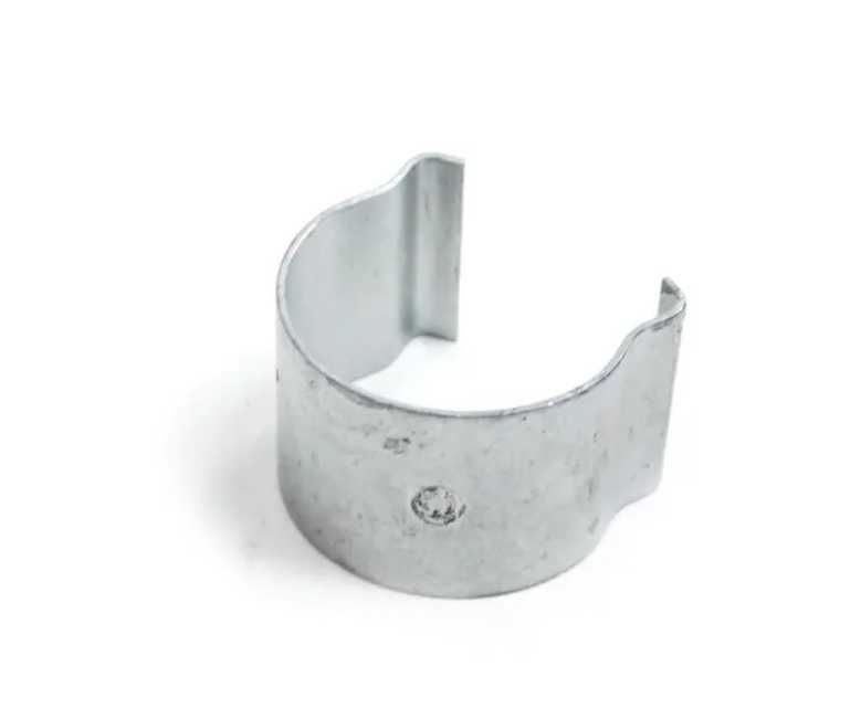 Скоба клипса пружинная все БМВ для петли лючка бака BMW Петля бака е34