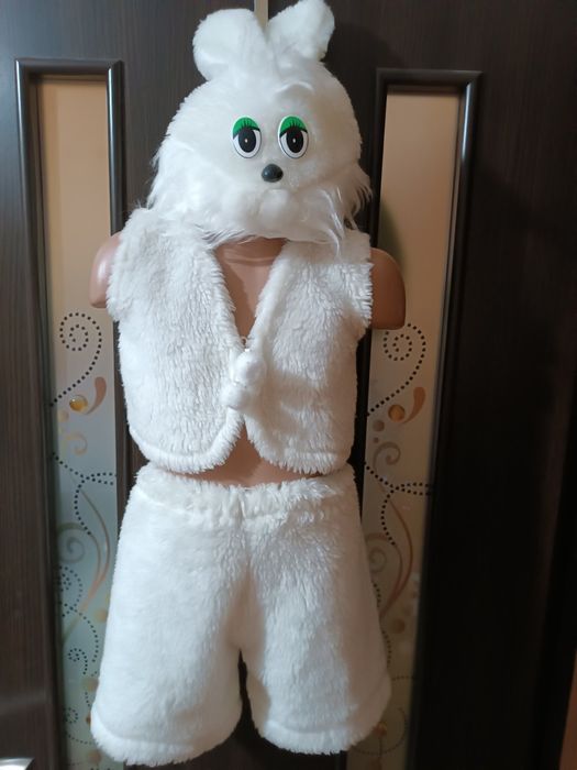 Прокат костюмів...