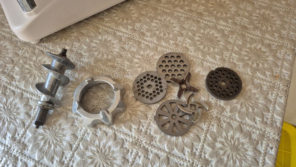 М'ясорубка електрична Turbo 1500