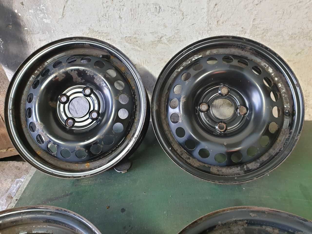 Felgi Stalowe Opel Karl Corsa R14 4x100 5JX14H2 ET 38 czujniki TPMS