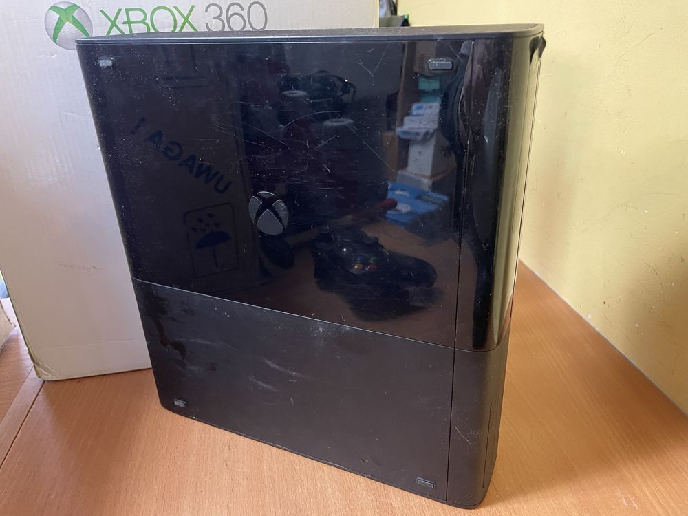 Konsola XBOX 360 z Padem w Kartonie