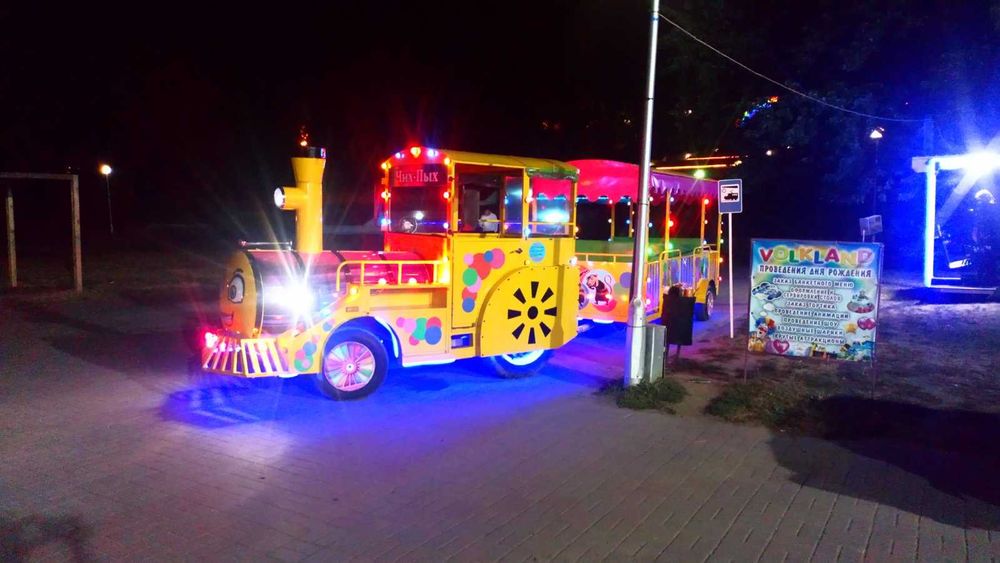 Аттракцион, атракціон паровозик, паровоз, поїзд, потяг